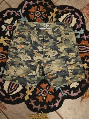 🔥🔥Y2K Camo Cargo Shorts🔥🔥 Size 34 Skater Grunge Baggy Y2k